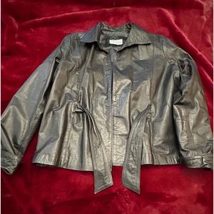 Great leather jacket worn less than 5xs